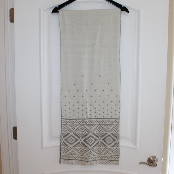 Gap fair isle scarf (NWT) - Picture 5 of 9